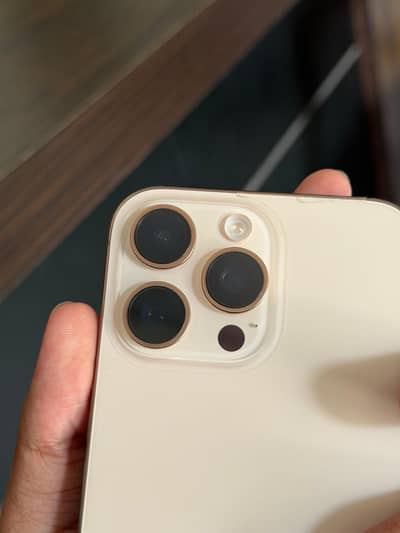 Apple iPhone 16 Pro Max dual fu non 95%