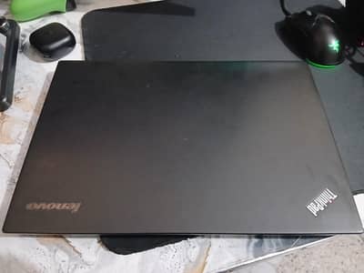 Lenovo Thinkpad T440s (i5 4th gen, 8gb ram, 128gb ssd)