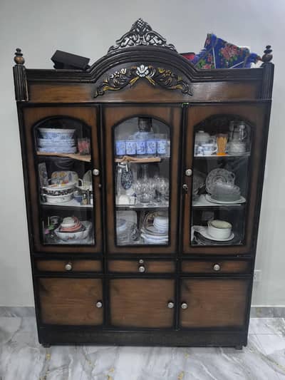 crockery cupboard and divider