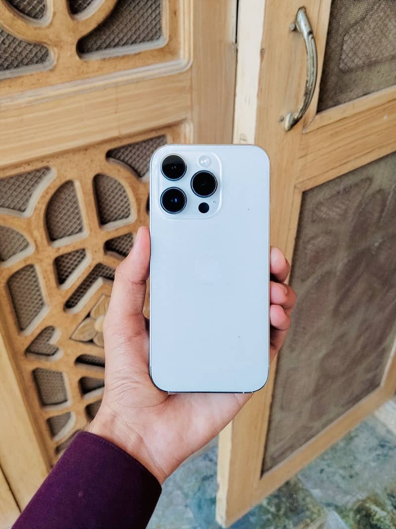 Apple iPhone 14 Pro 0