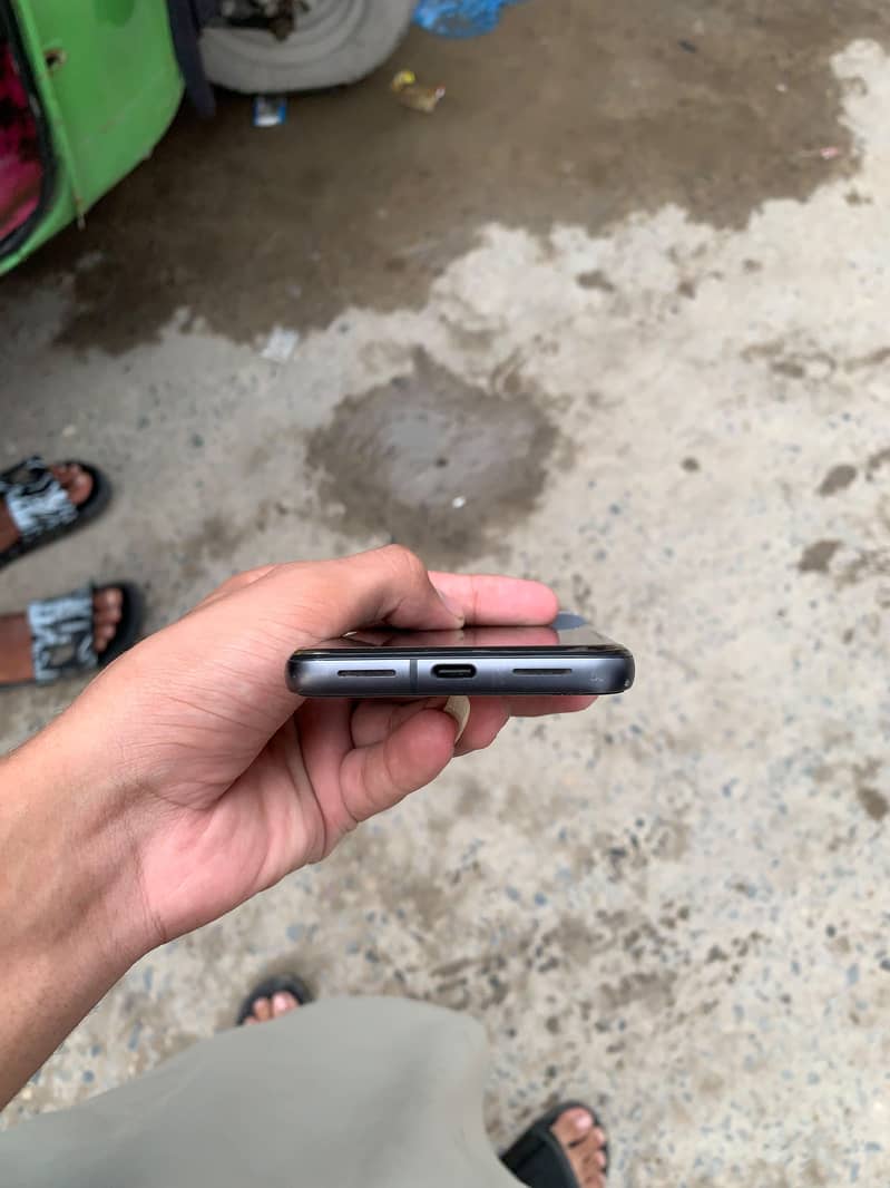 Google Pixel 8 4