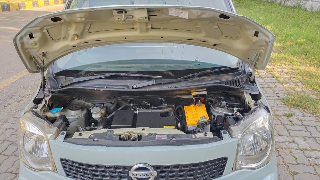 Nissan Moco 2011 16
