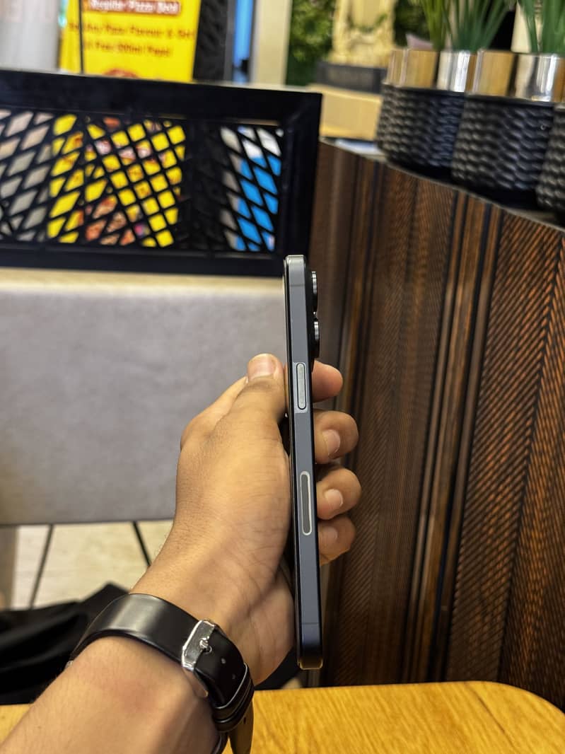 Apple iPhone 15 Pro Max 0