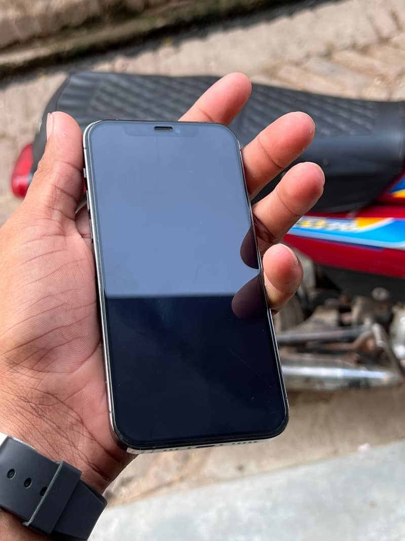 Apple iPhone 12 Pro 3