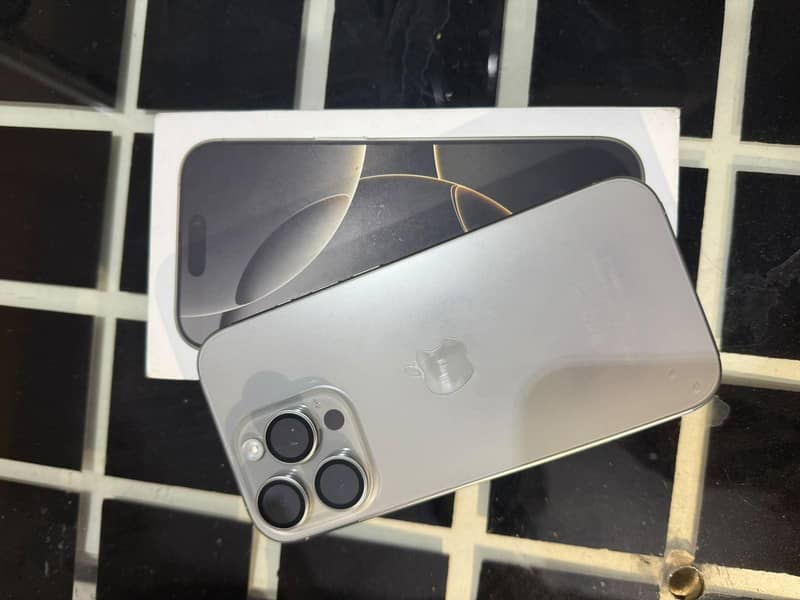 Apple iPhone 16 Pro 2