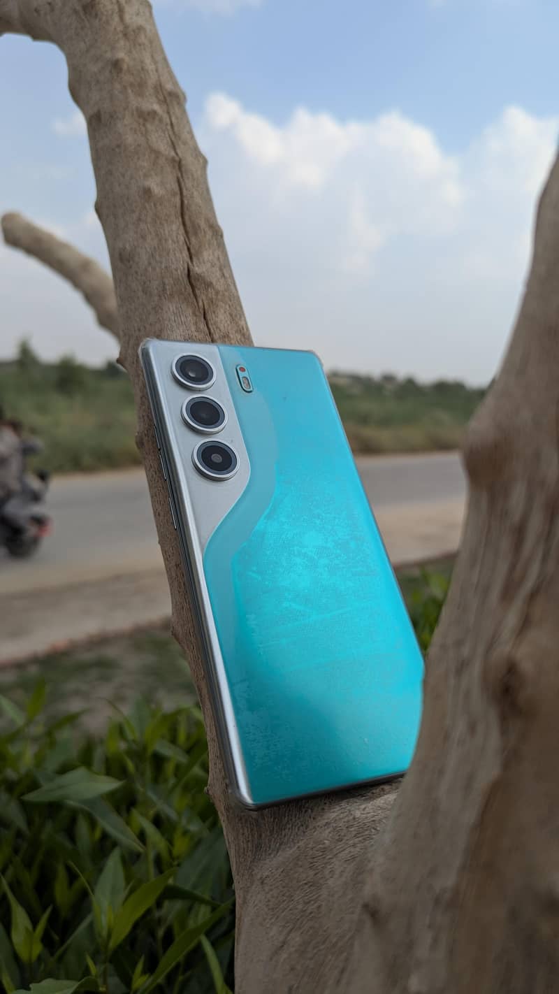 Tecno CAMON 40 Pro 1