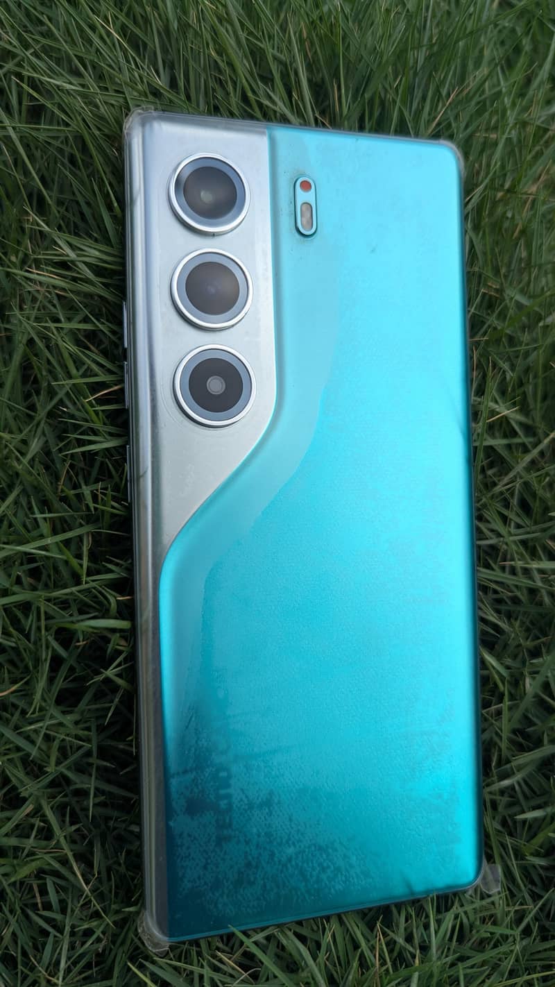 Tecno CAMON 40 Pro 7