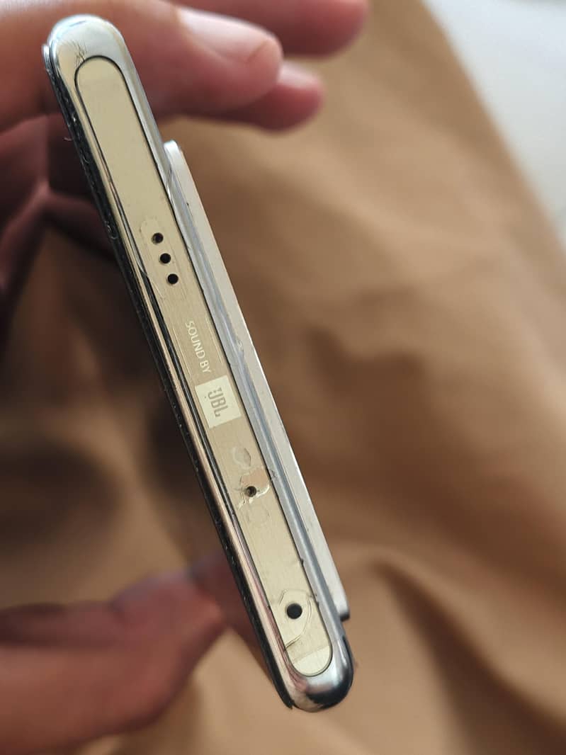 Infinix Note 40 Pro 4