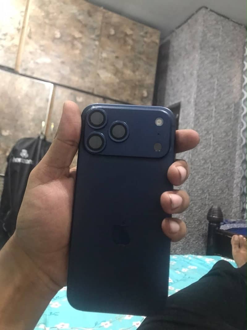 Apple iPhone 17 Pro Max 1