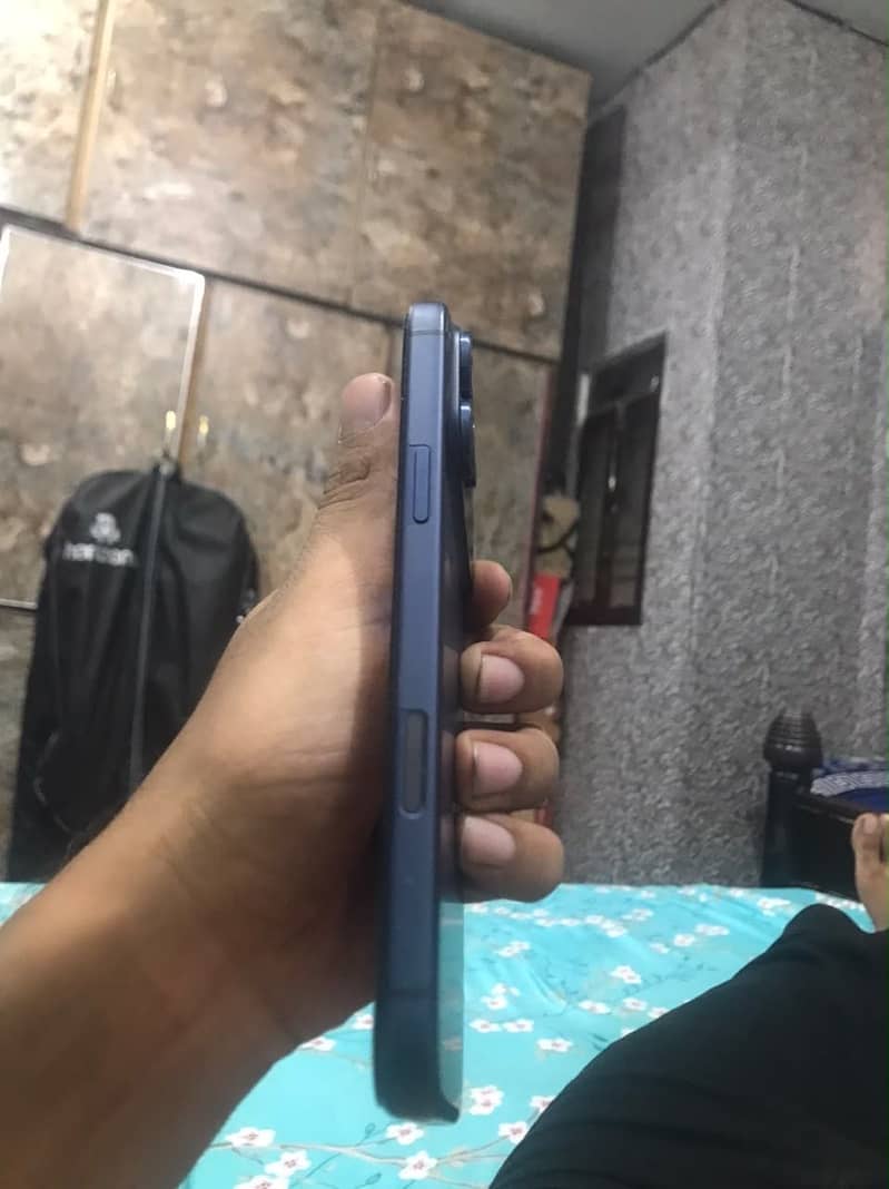 Apple iPhone 17 Pro Max 3