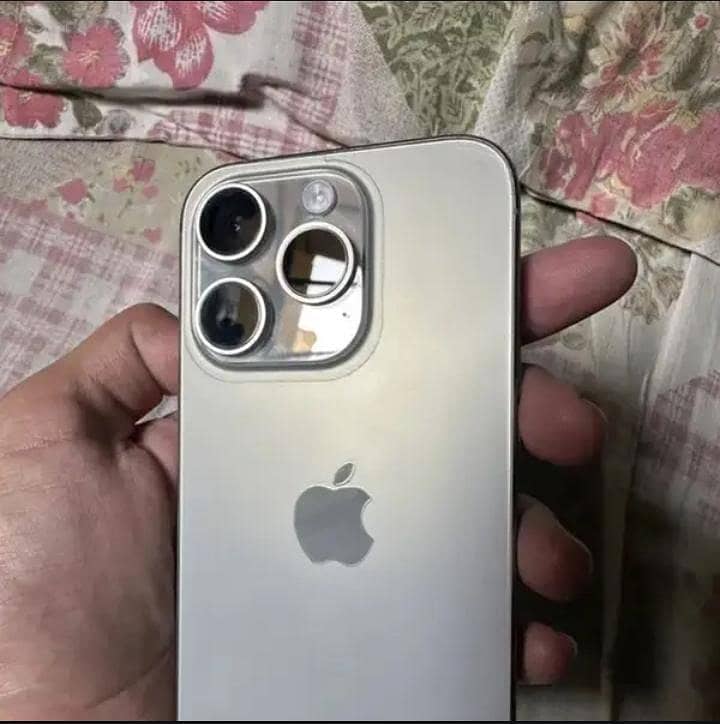 Apple iPhone 15 Pro 7