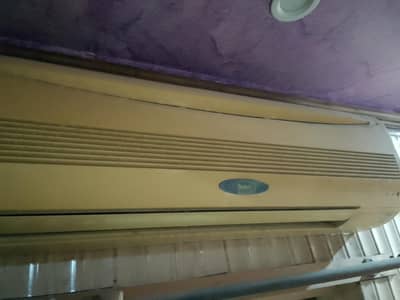 sabro Ac for sale 1 year say nahi chalaya.  0/3/4/8/4/7/7/5/1/3/7