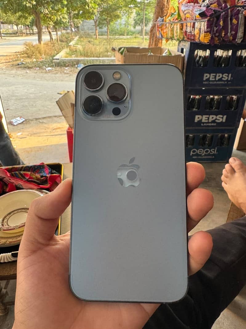 Apple iPhone 13 Pro Max 4