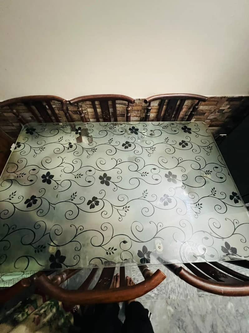 dining table with 6chairs 0