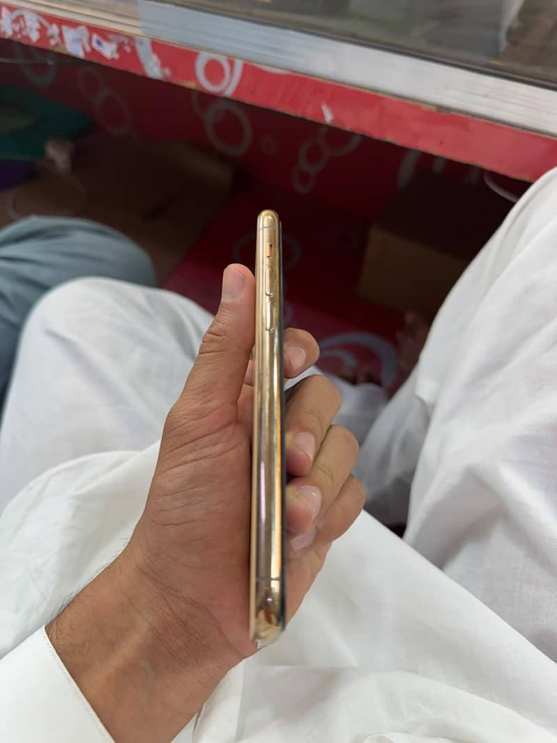 Apple iPhone 11 Pro 1