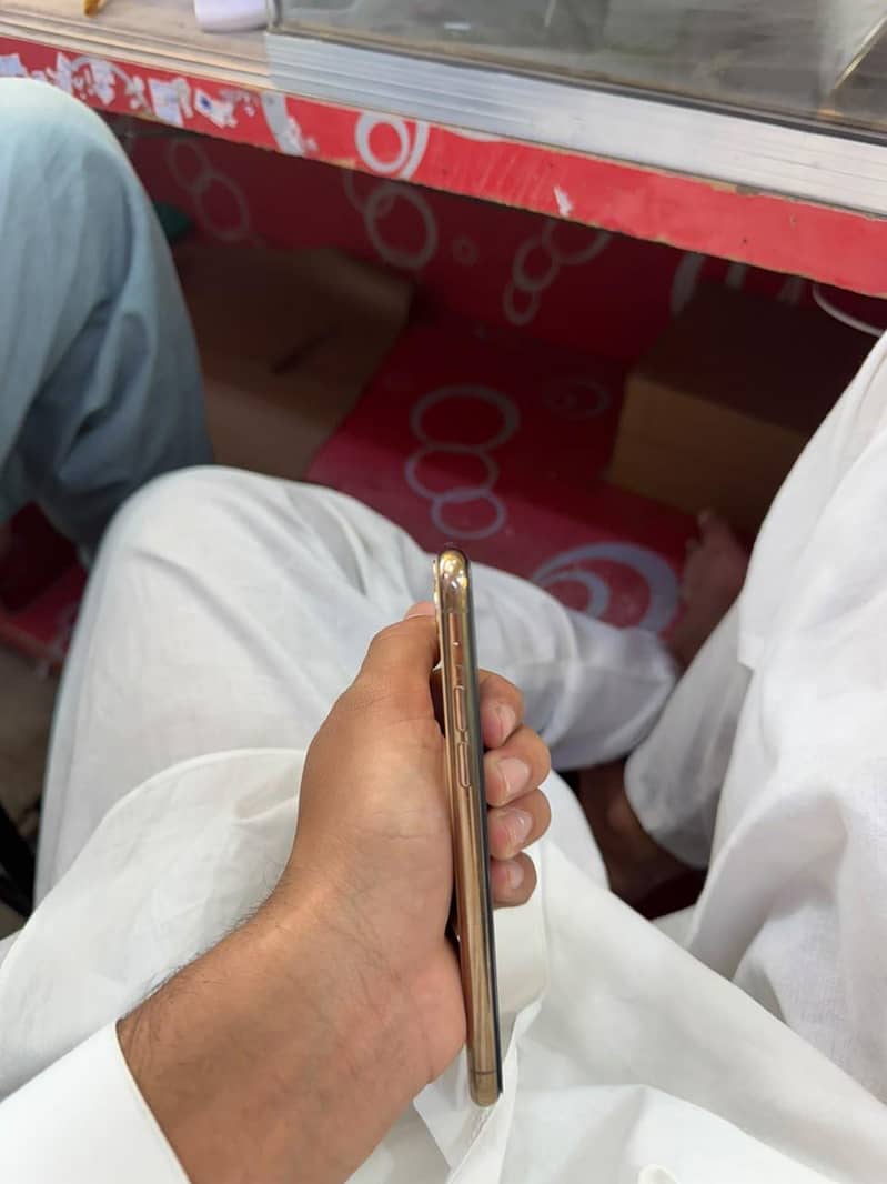 Apple iPhone 11 Pro 2