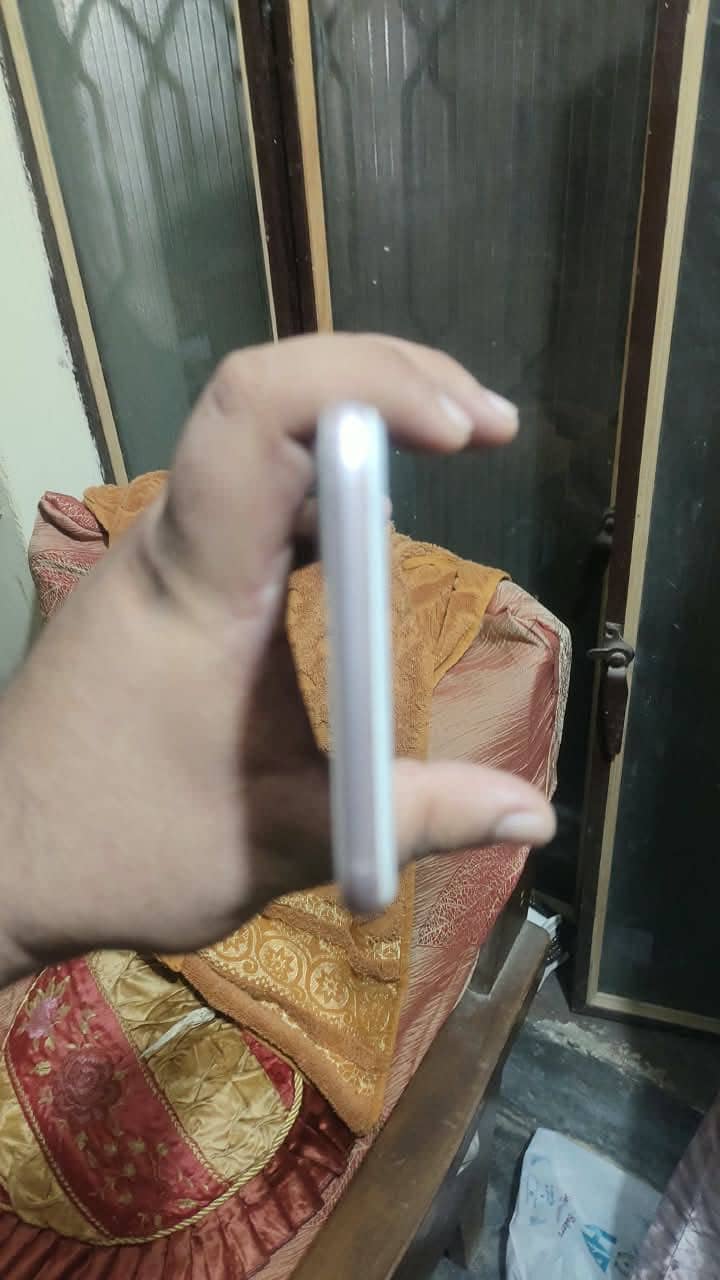 Apple iPhone 7 Plus 2