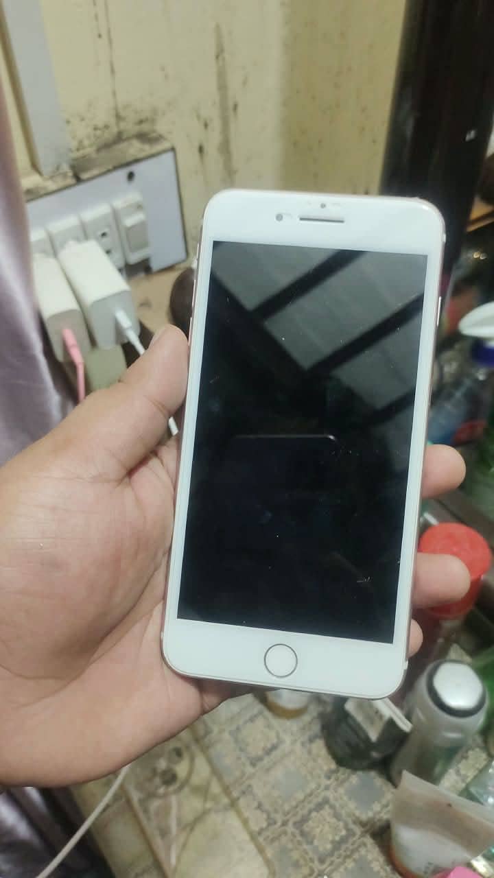 Apple iPhone 7 Plus 4