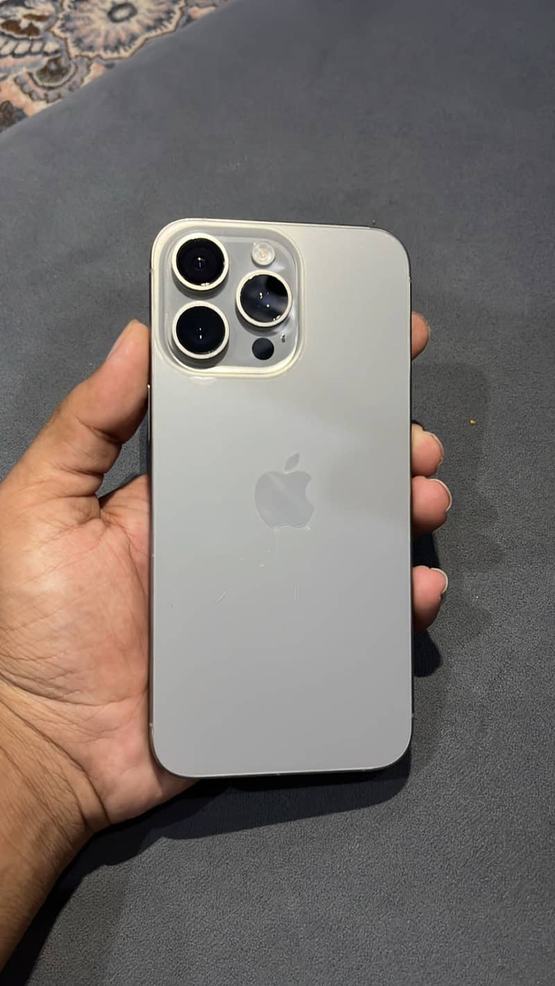Apple iPhone 15 Pro Max 0