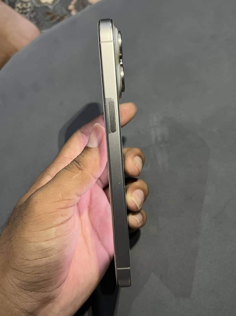 Apple iPhone 15 Pro Max 1
