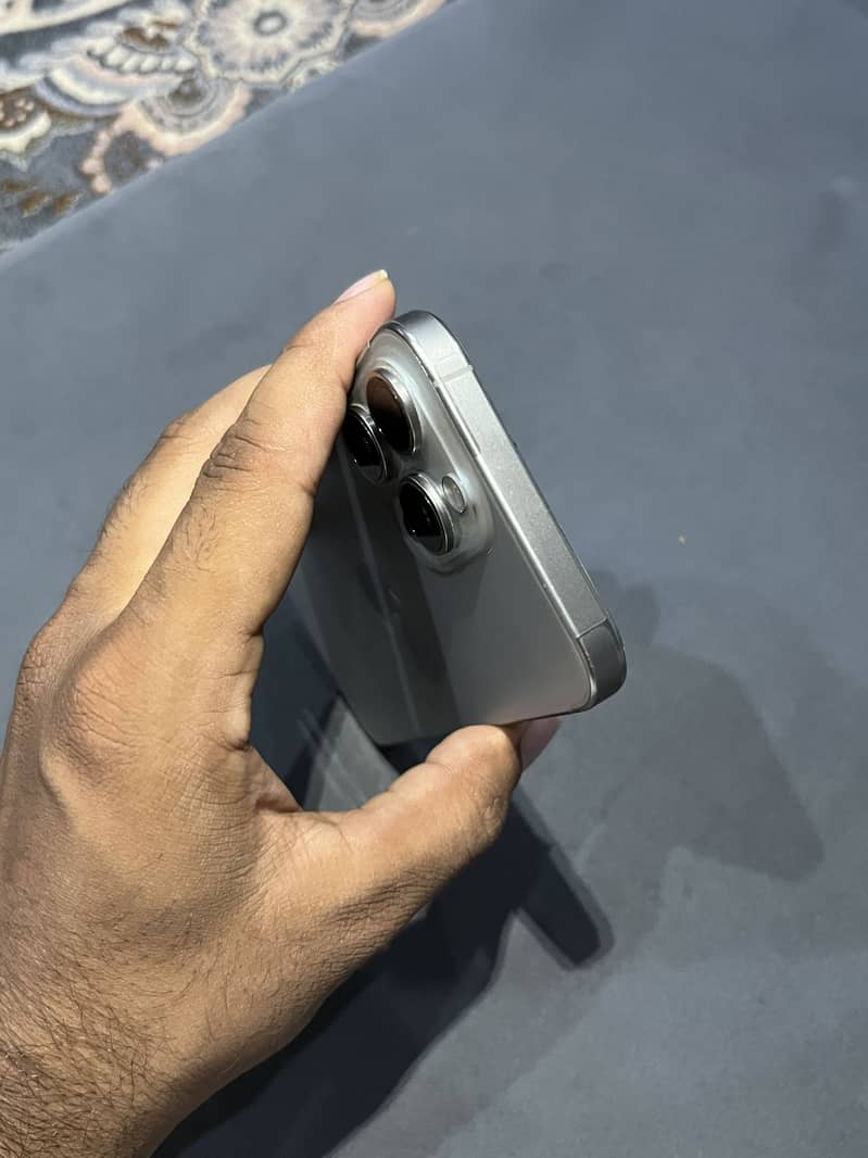 Apple iPhone 15 Pro Max 2
