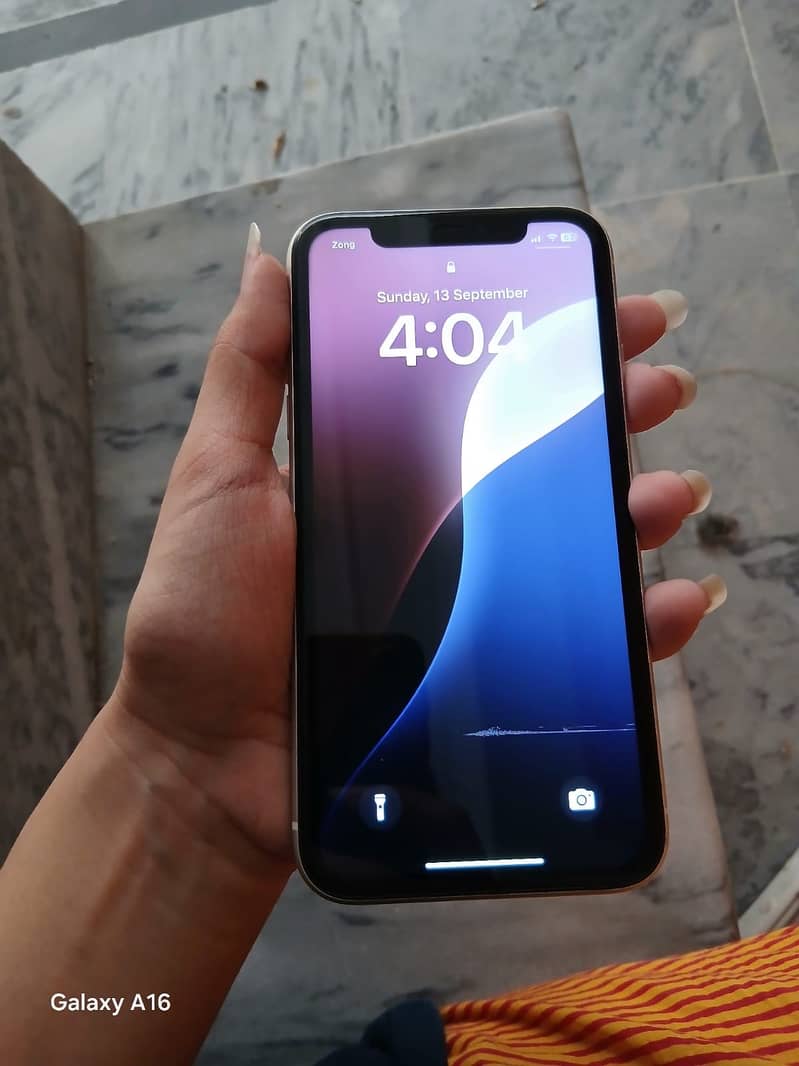 Apple iPhone 11 3