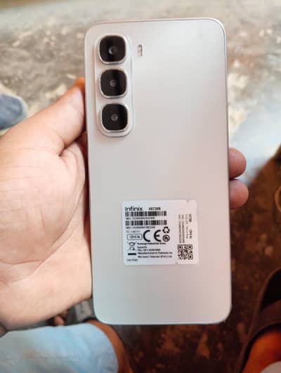 Infinix Hot 60i 6/128gb with complete box