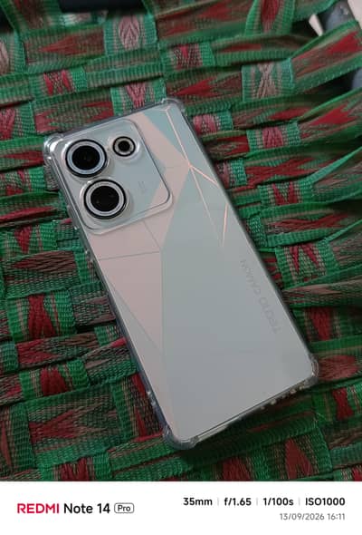tecno camon 20  8+256 all ok back change hai