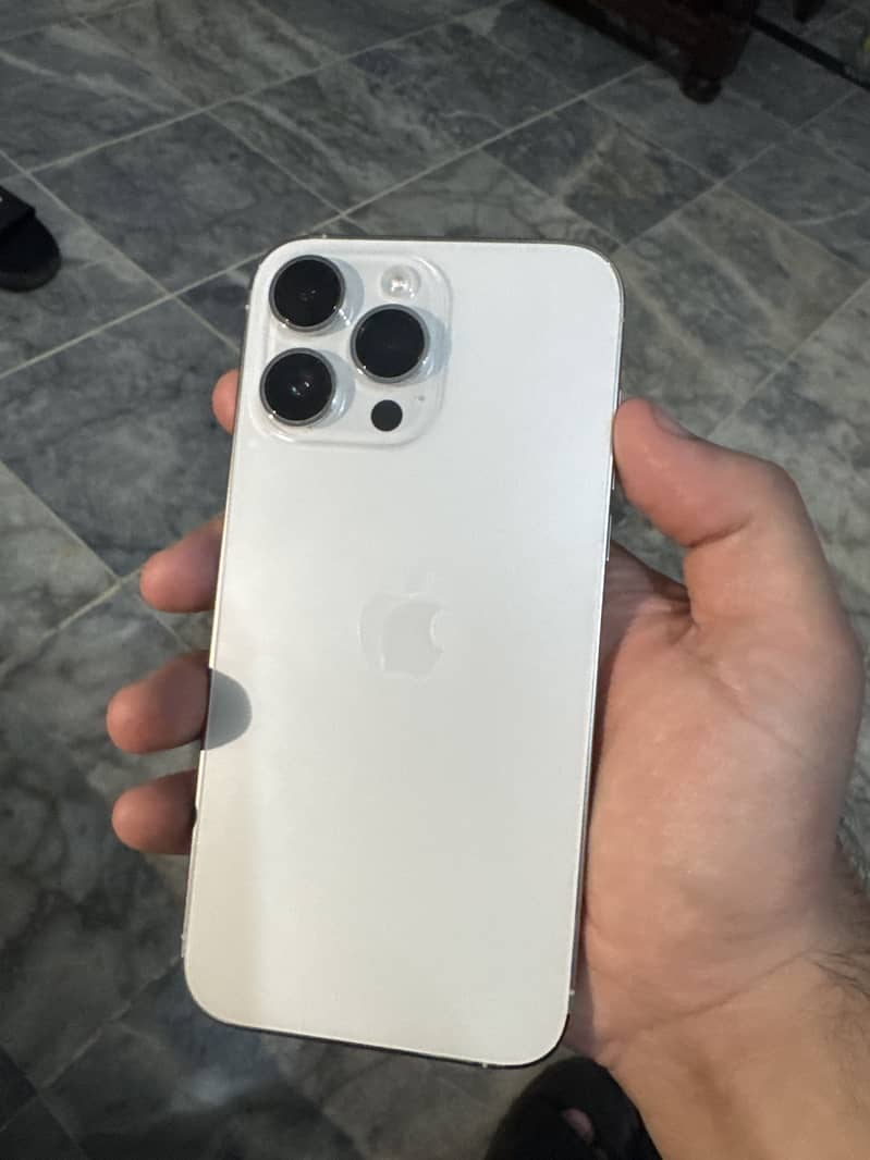 Apple iPhone 14 Pro Max 0