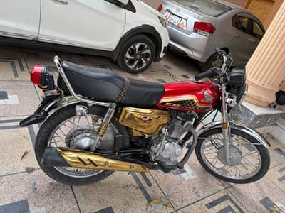 Honda 125 special edition gold self start