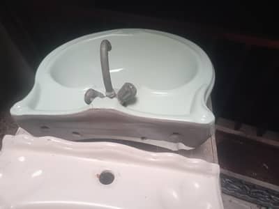 Wash Basin for Sale – Good Condition full size