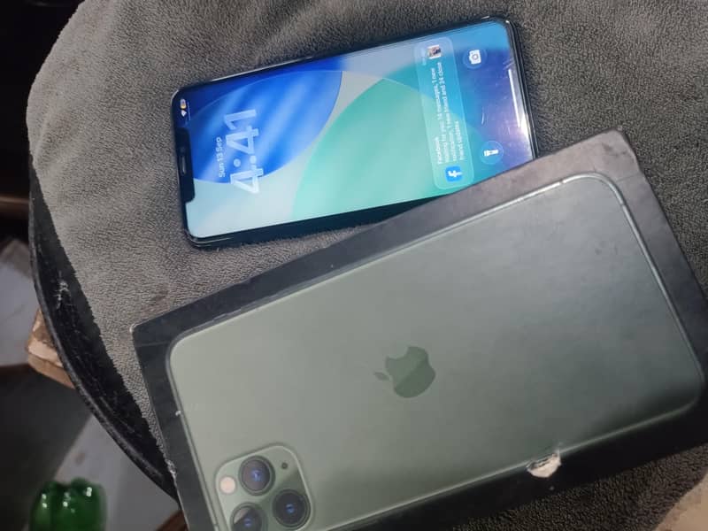 Apple iPhone 11 Pro Max 0