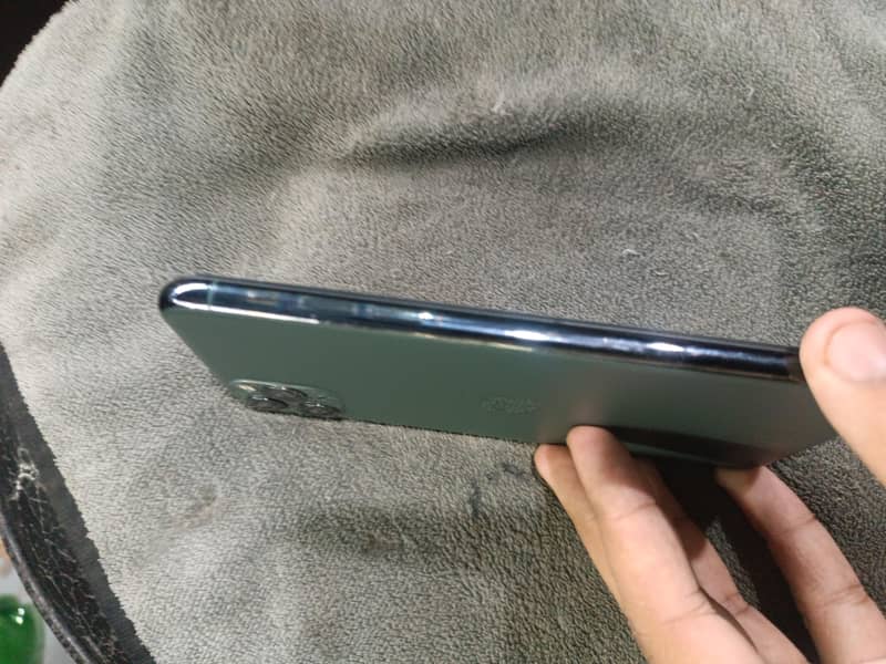 Apple iPhone 11 Pro Max 2