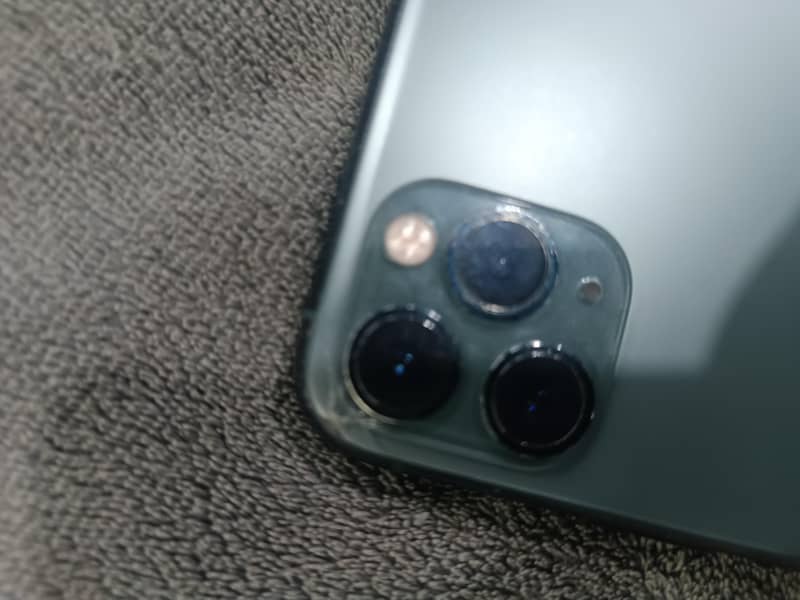 Apple iPhone 11 Pro Max 3
