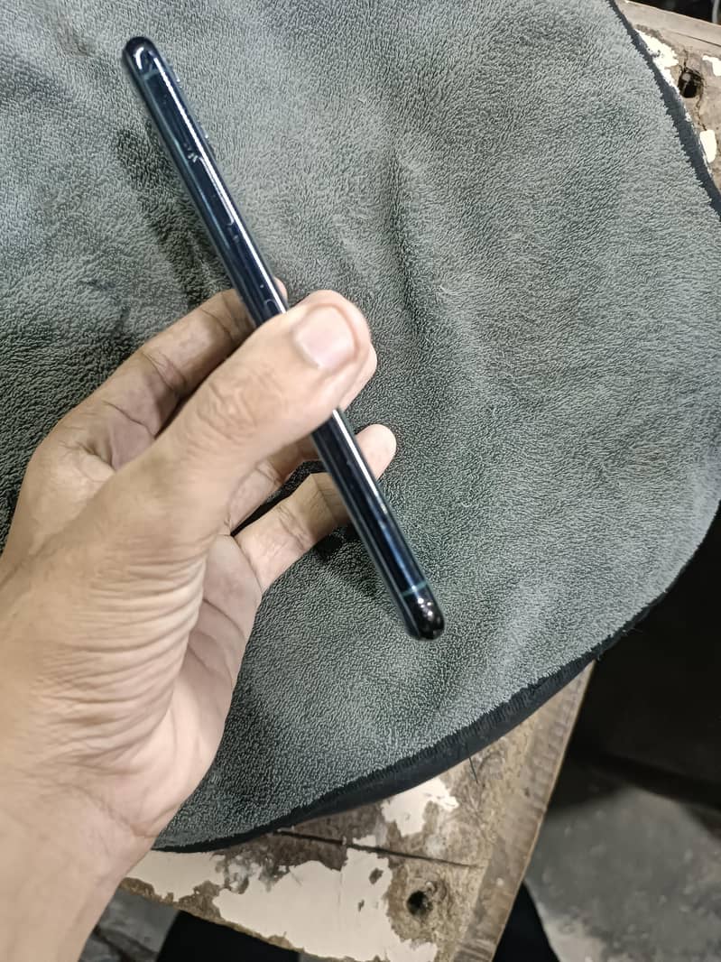 Apple iPhone 11 Pro Max 5