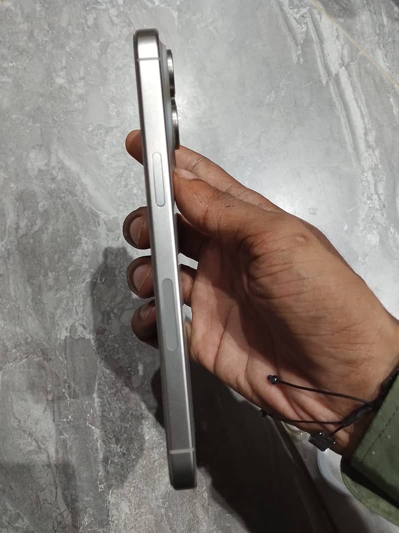 Apple iPhone 15 Pro Max 1