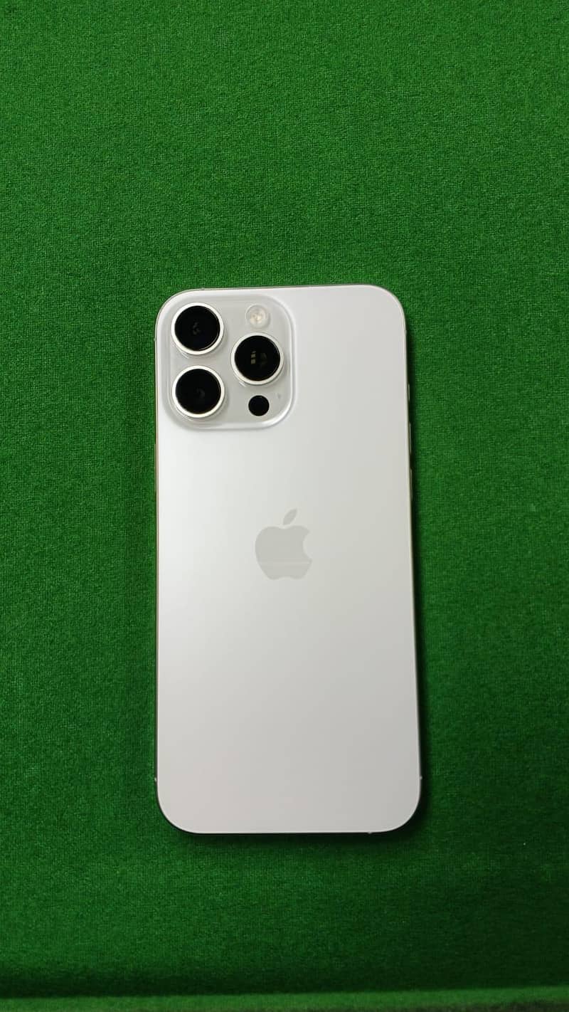 Apple iPhone 16 Pro Max 0
