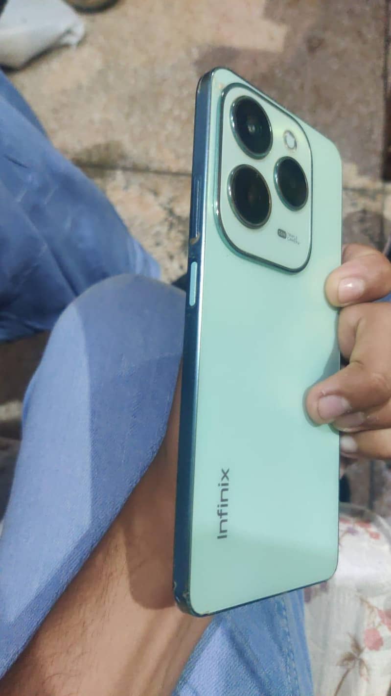 Infinix Hot 40 1