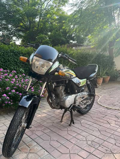 honda 125 deluxe  2015 model for sale.