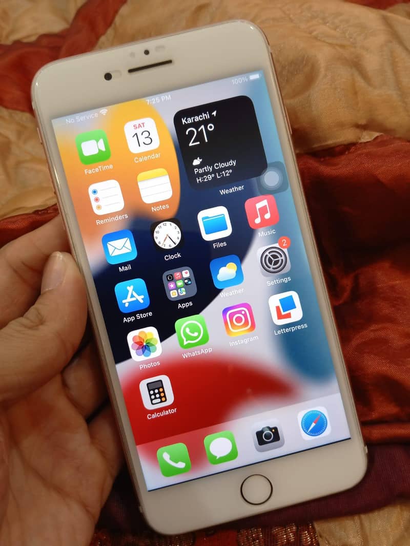 Apple iPhone 7 Plus 0