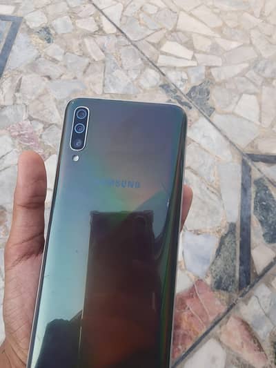 Samsung Mobile A70