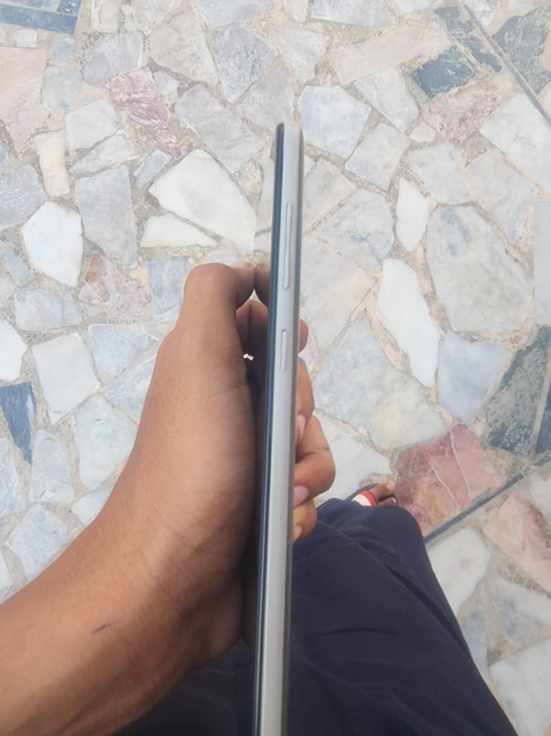 Samsung Mobile A70 2