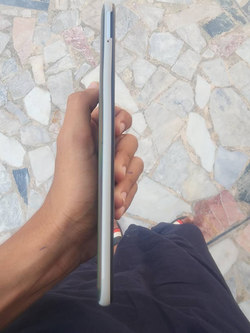 Samsung Mobile A70 3