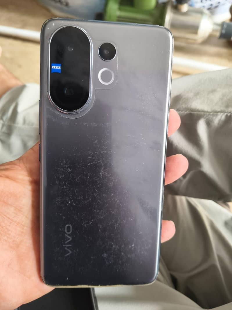 Vivo V60 3