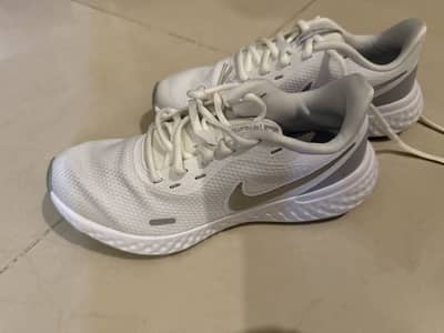 Brand New Nike Revolution Women’s Original