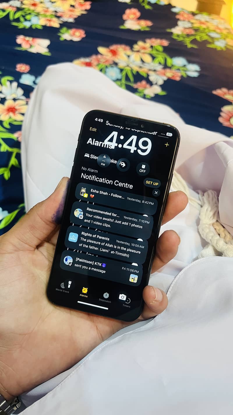 Apple iPhone XS 3