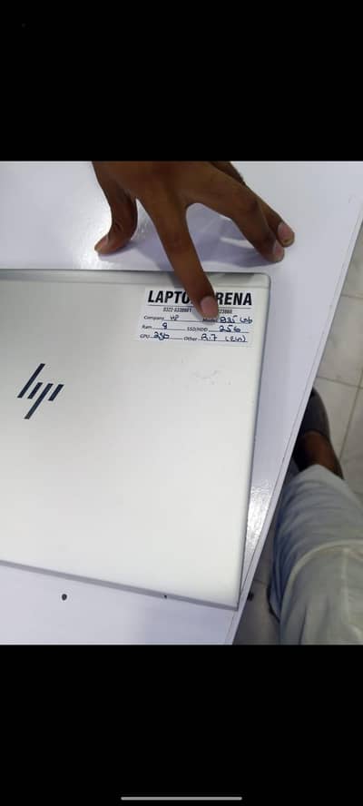 HP laptop gernashion 10 256 GB model 853 RAM 8 SSD/HDD 256 GPU 256