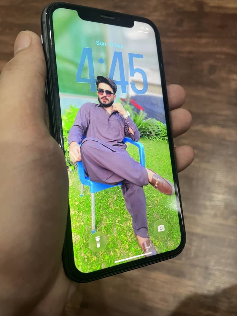 Apple iPhone 11 3