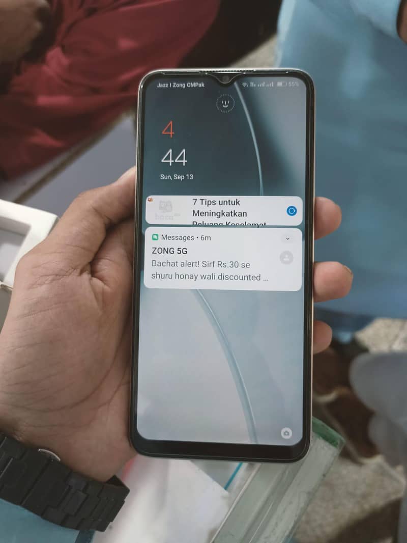 OPPO A57 5