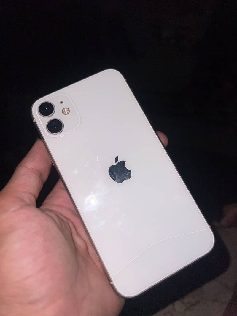 Apple iPhone 11 3